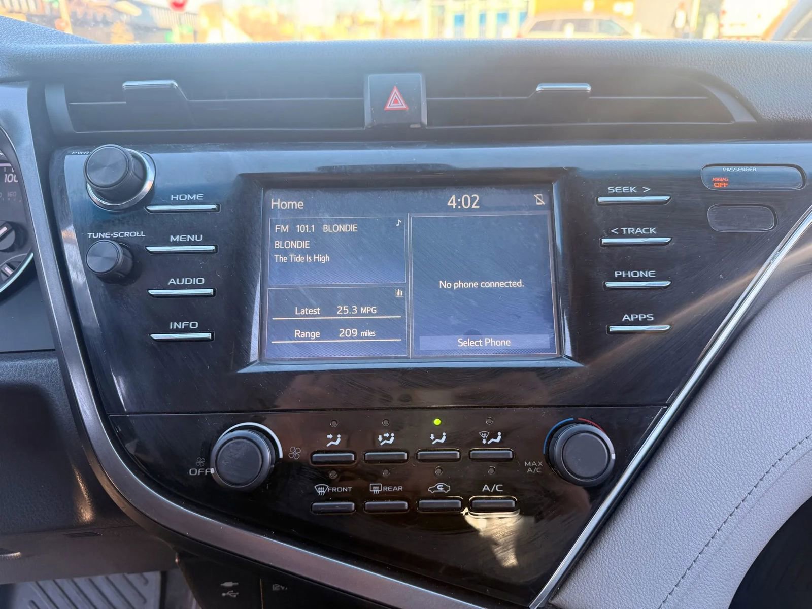 Used 2018 Toyota Camry LE w/ Protection Package (Q2) FWD image 19