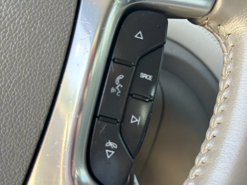 Used 2016 Chevrolet Traverse LT FWD image 31