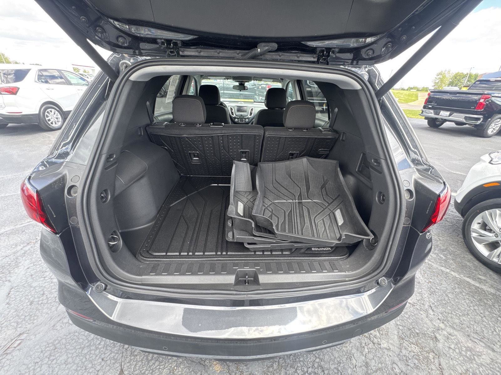 Used 2023 Chevrolet Equinox LT FWD image 12