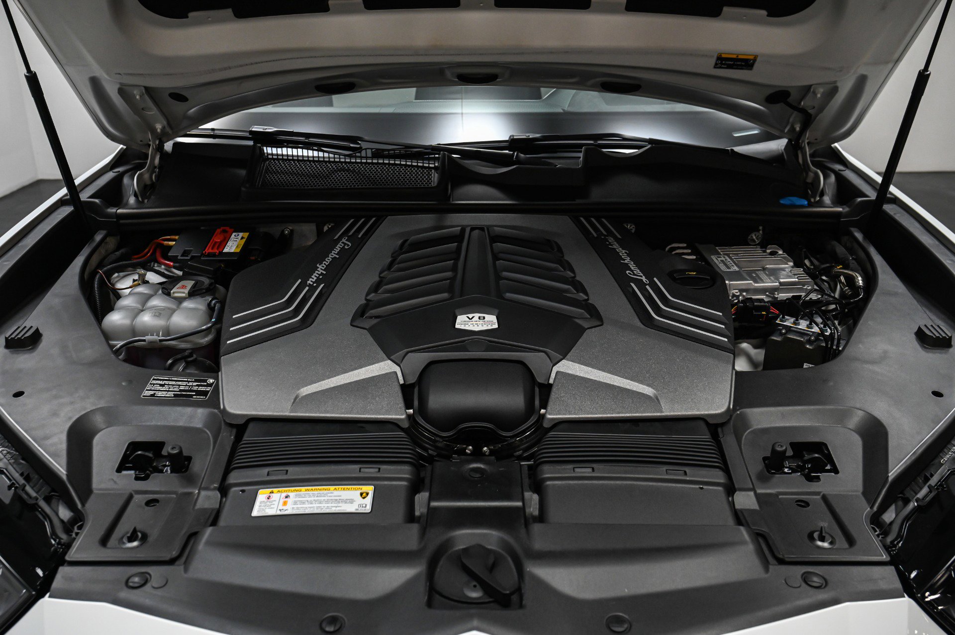 Used 2020 Lamborghini Urus image 56