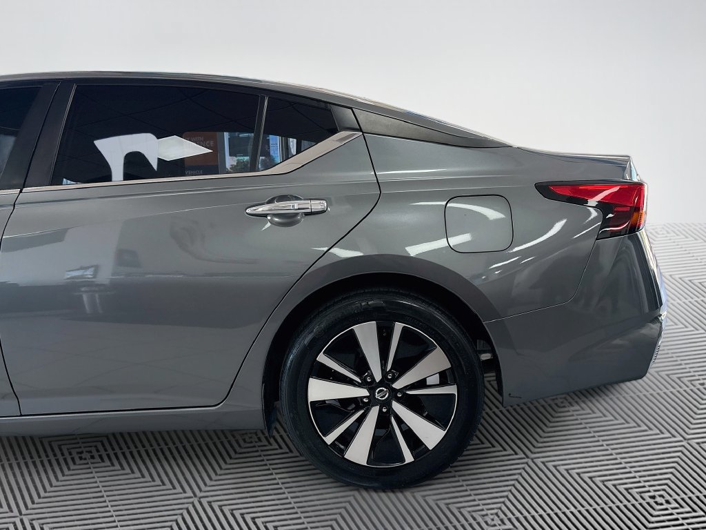 Used 2022 Nissan Altima 2.5 SV FWD image 7