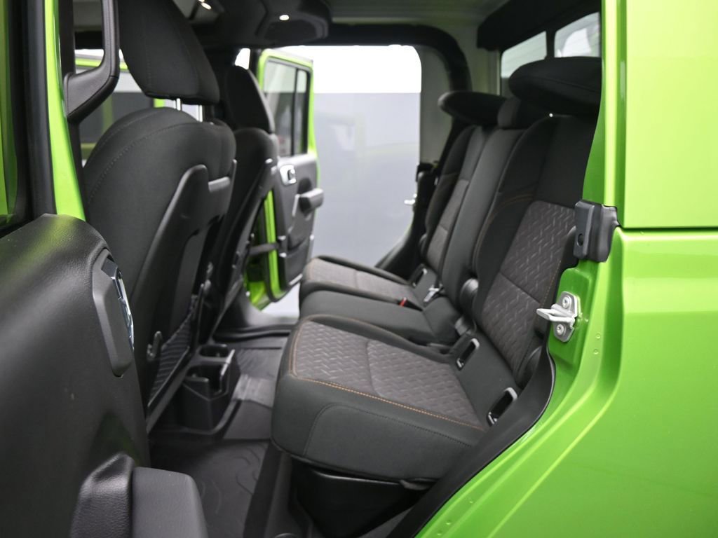 Used 2025 Jeep Gladiator Mojave w/ Safety Group image 13