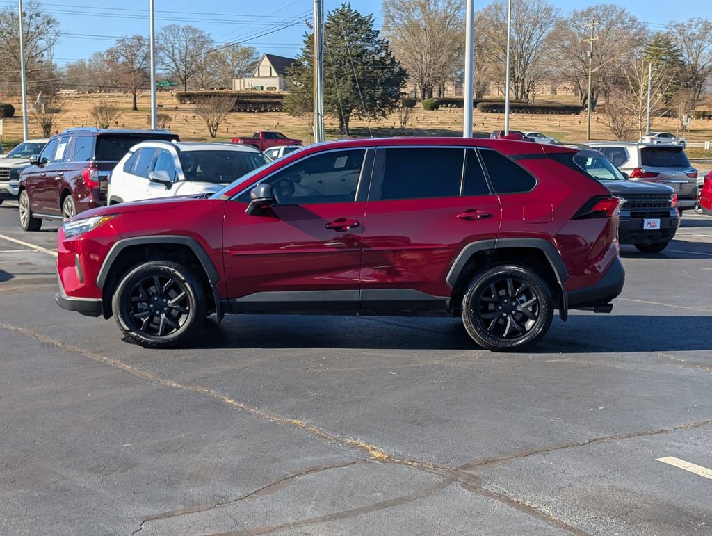 Used 2023 Toyota RAV4 LE image 5