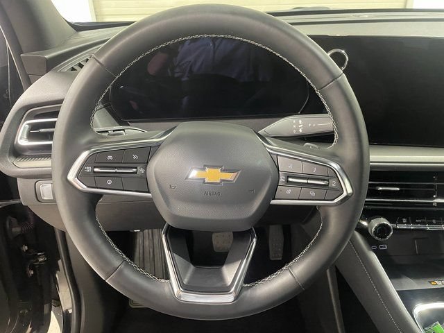 Used 2025 Chevrolet Traverse LT AWD/4WD image 14