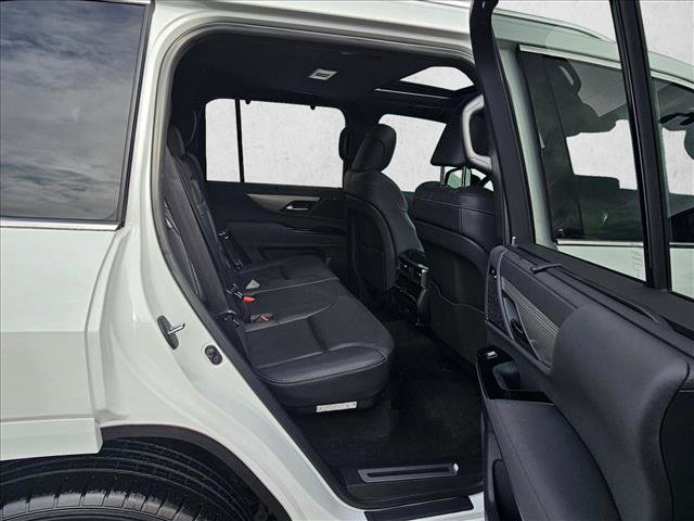 Used 2023 Lexus LX 600 F Sport image 11