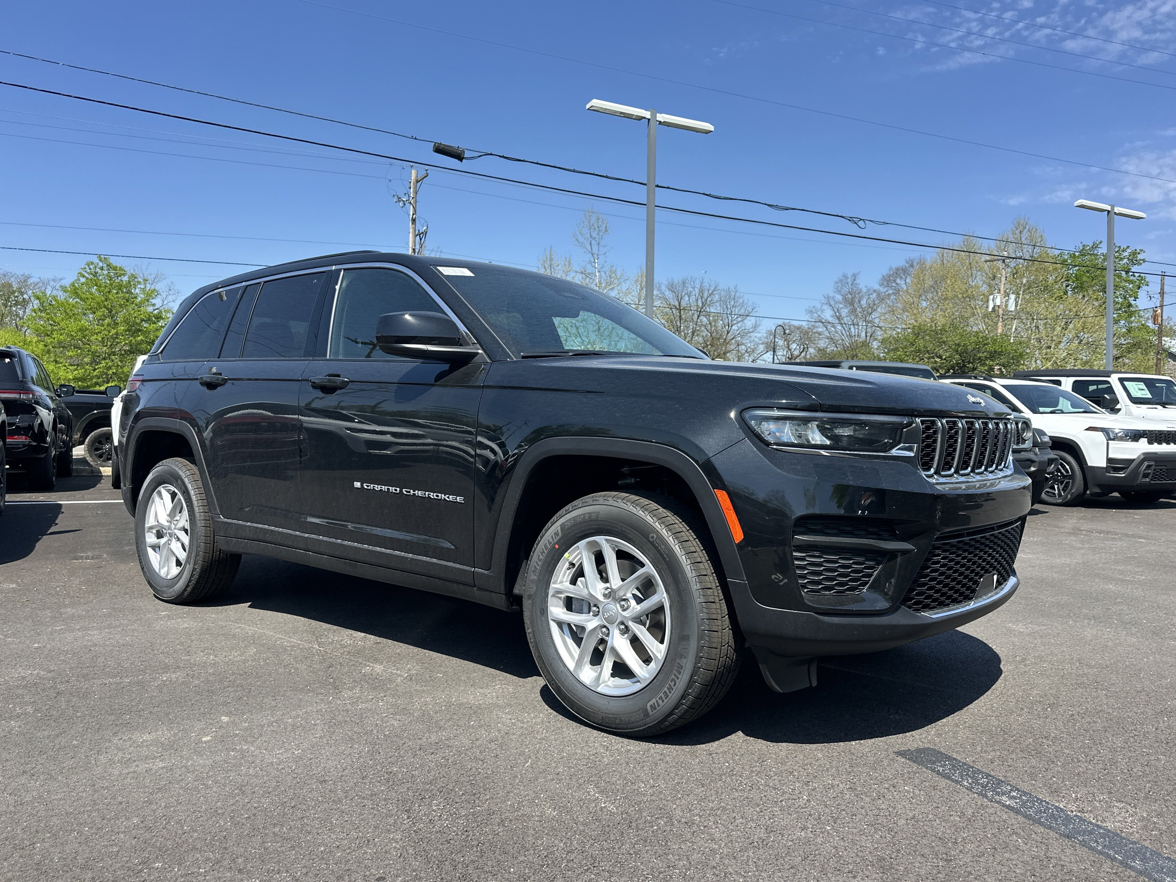 New 2026 Jeep Grand Cherokee Laredo AWD/4WD image 18