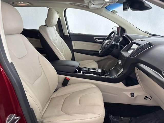 Used 2019 Ford Edge Titanium w/ Equipment Group 301A AWD/4WD image 20
