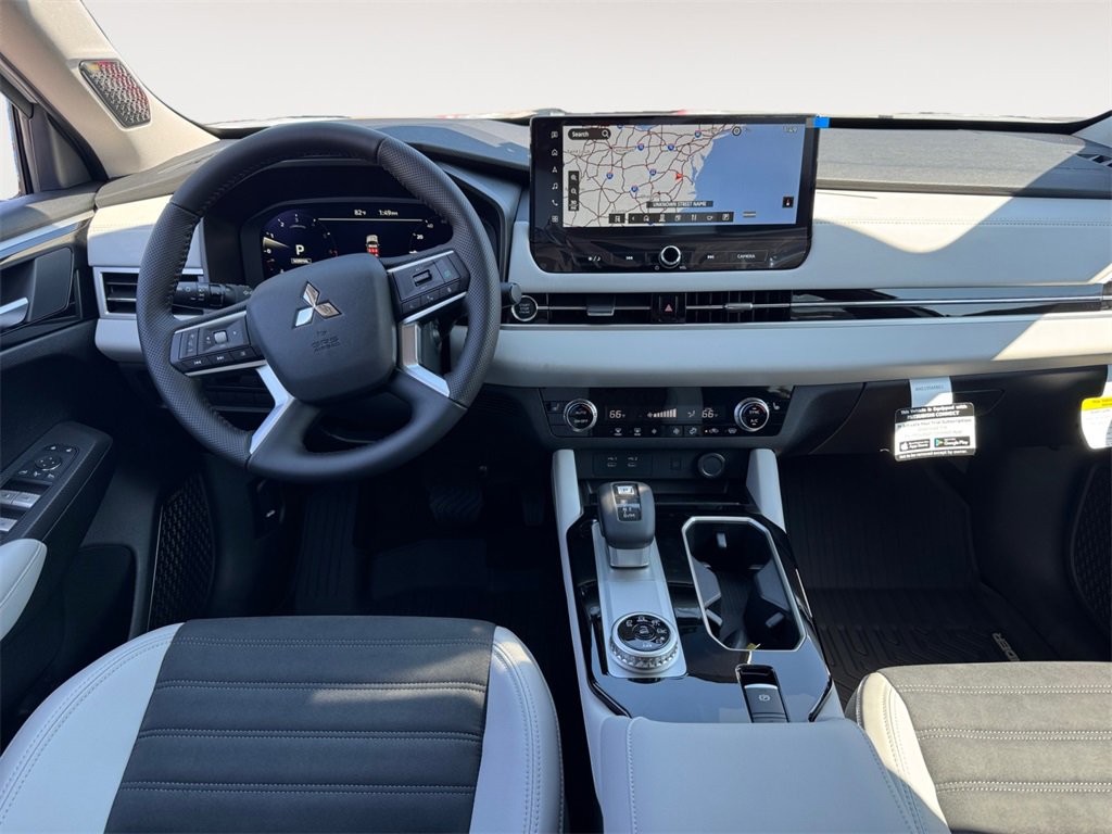 New 2025 Mitsubishi Outlander SE image 10
