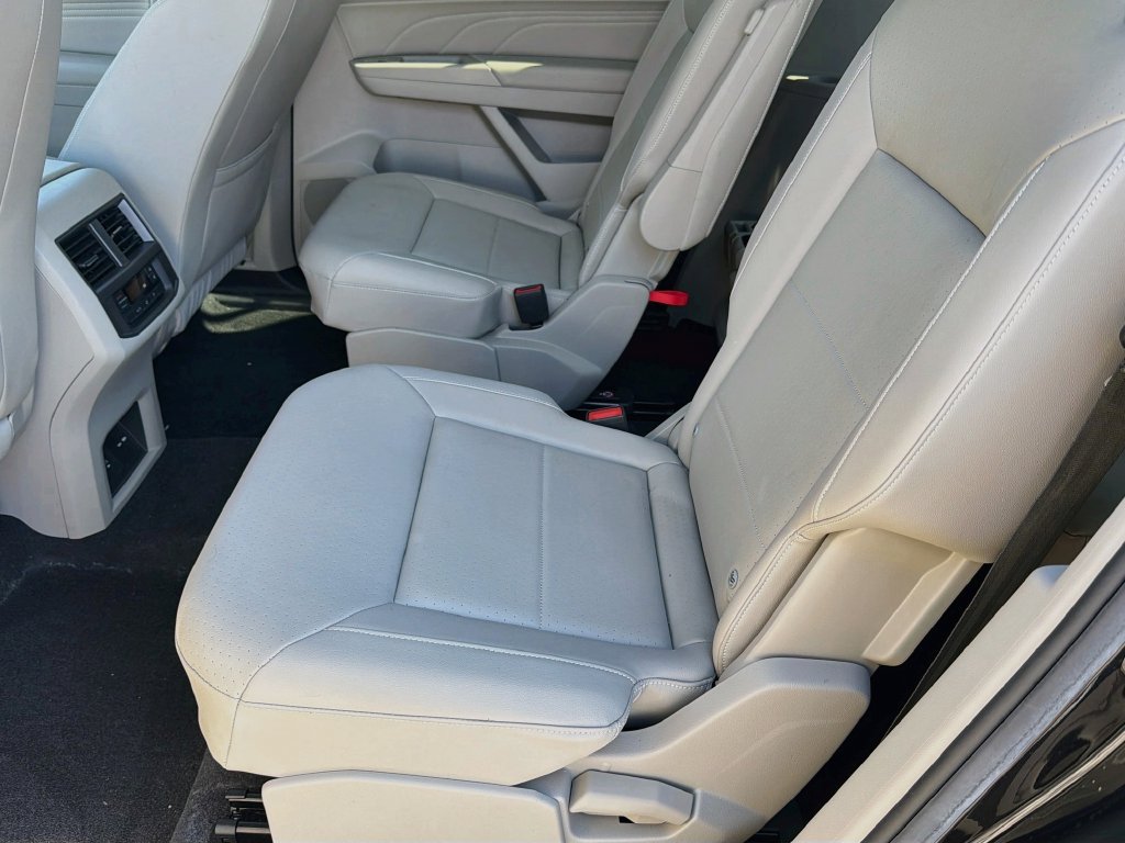 Used 2023 Volkswagen Atlas SE w/ Panoramic Sunroof Package AWD/4WD image 24