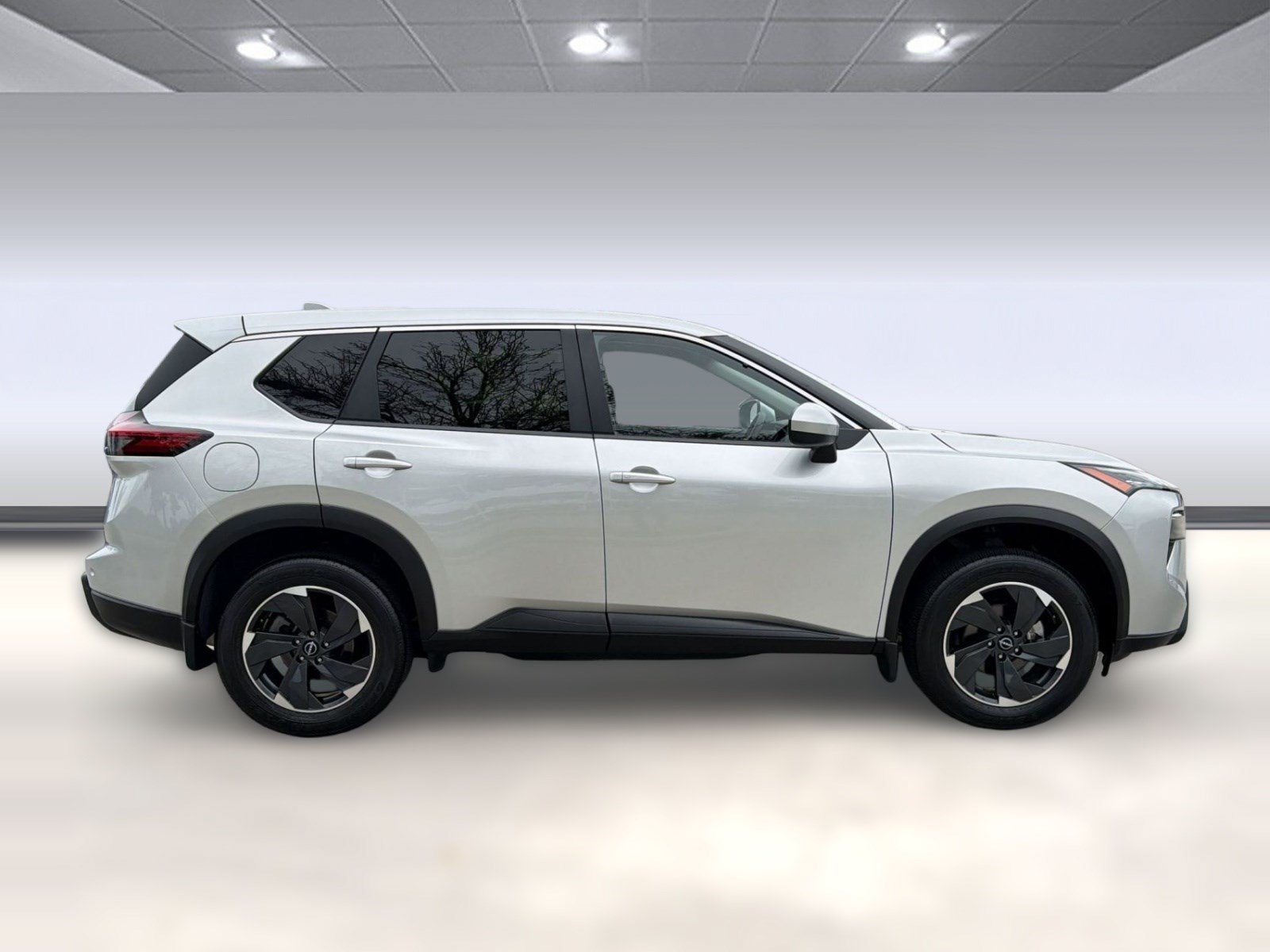 Used 2025 Nissan Rogue SV FWD image 8