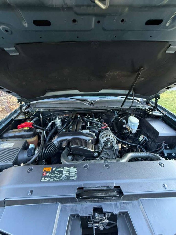 Used 2012 Chevrolet Avalanche LS RWD image 15