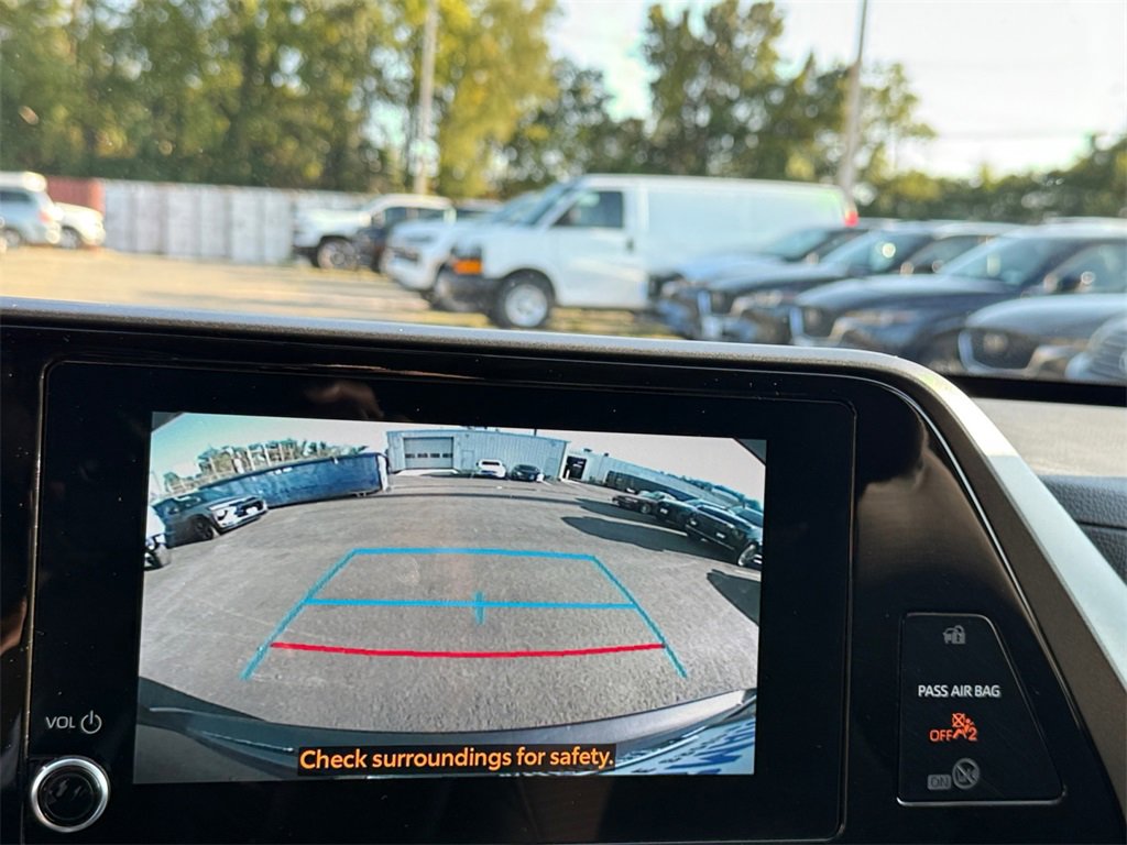 Used 2024 Toyota Highlander LE image 16