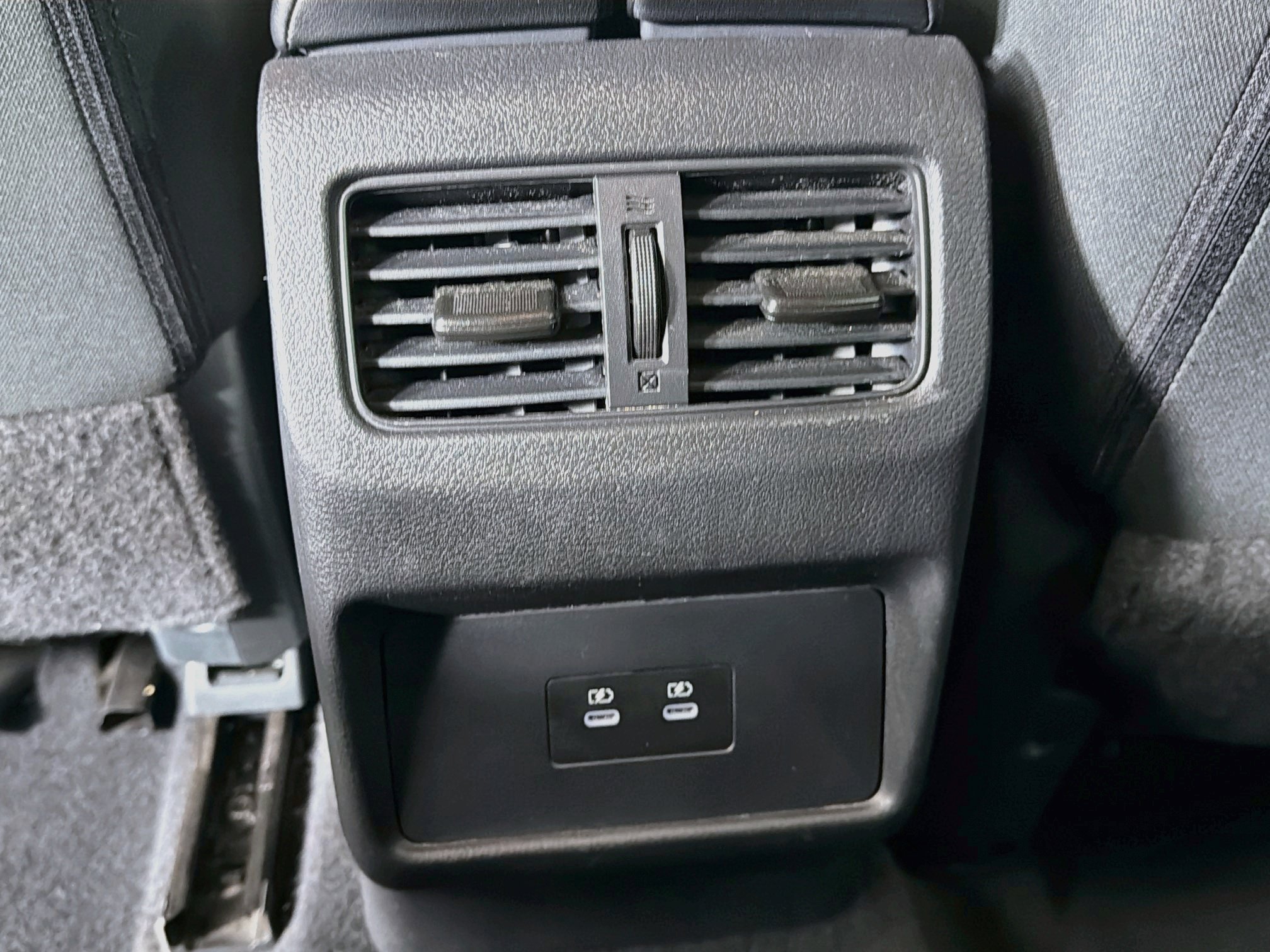 Used 2025 Nissan Rogue SV FWD image 26