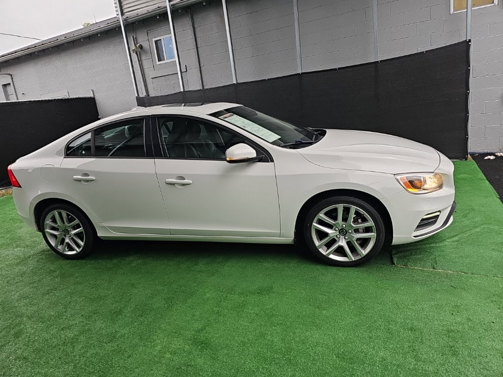 Used 2017 Volvo S60 T5 Dynamic w/ Vision Package AWD/4WD image 2