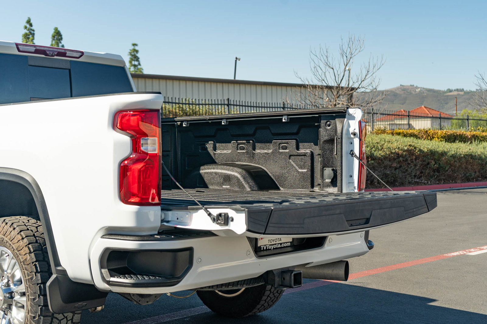 Used 2022 Chevrolet Silverado 3500 High Country w/ Z71 Off-Road Package AWD/4WD image 23