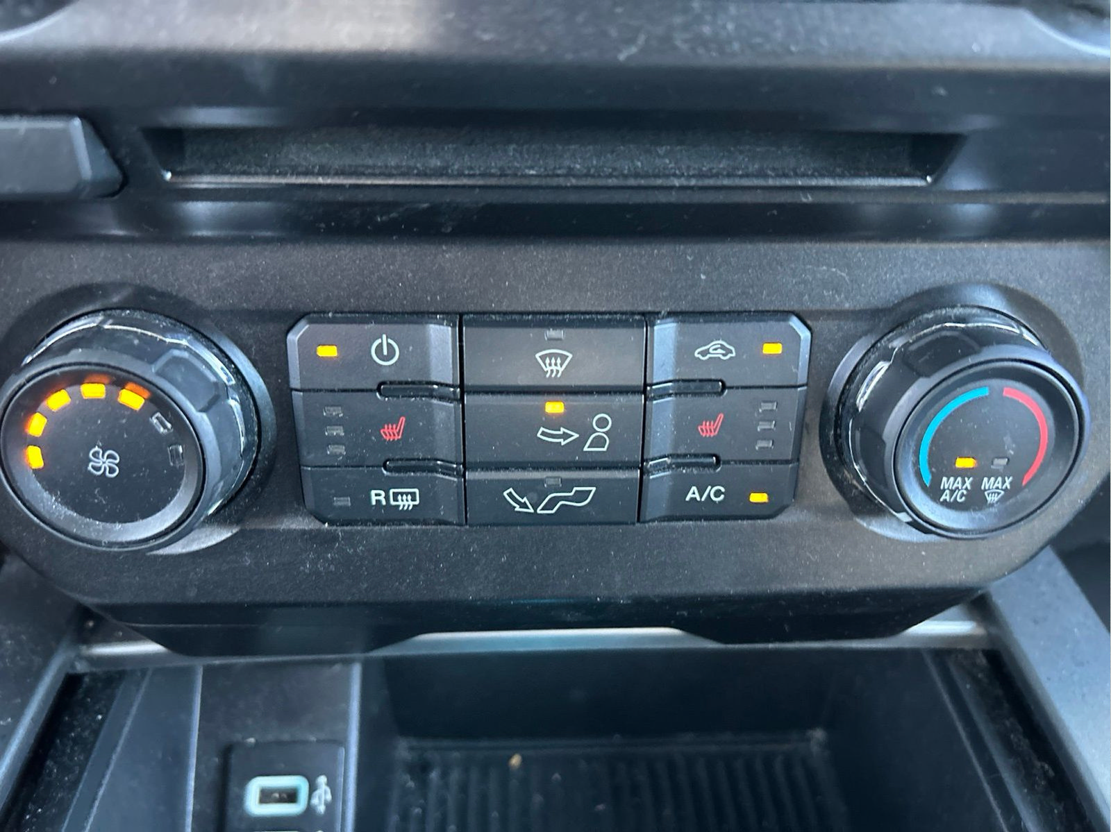 Used 2018 Ford F150 XLT w/ Equipment Group 302A Luxury AWD/4WD image 32