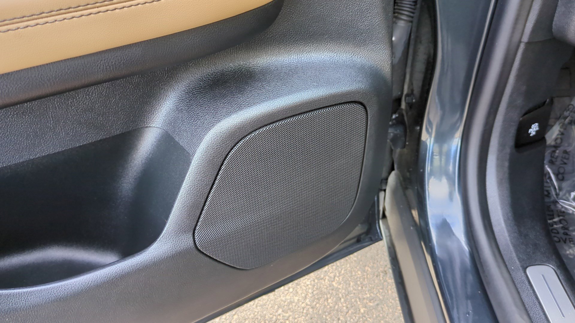 Used 2021 Lincoln Corsair Reserve w/ Equipment Group 201A image 13