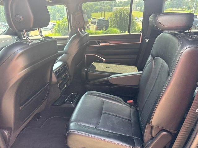 Used 2024 Jeep Wagoneer Series II AWD/4WD image 25