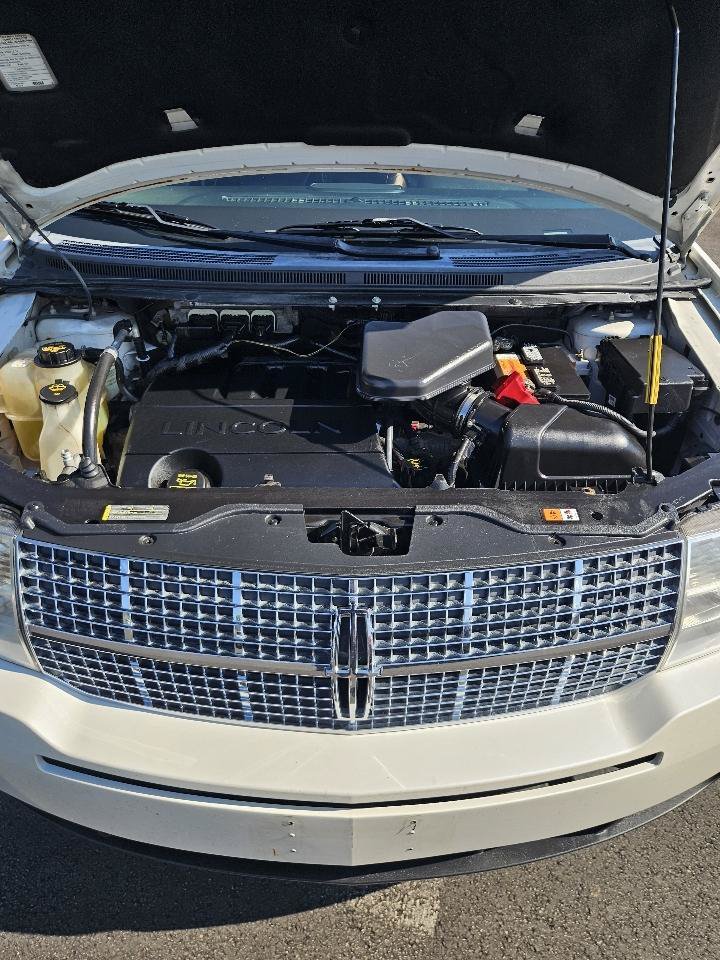 Used 2009 Lincoln MKX AWD image 17