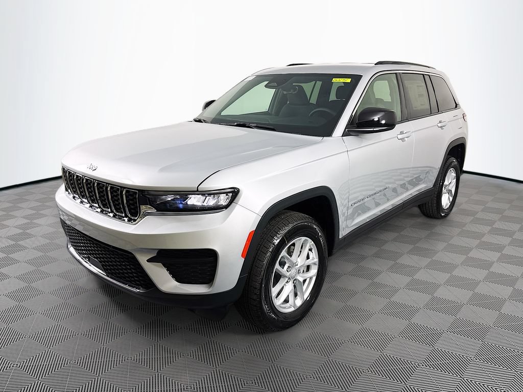 New 2026 Jeep Grand Cherokee Laredo AWD/4WD image 3