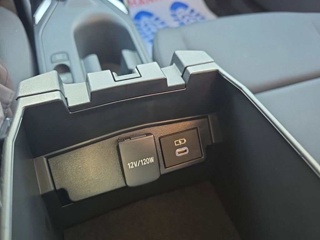 Used 2024 Toyota Corolla LE image 31