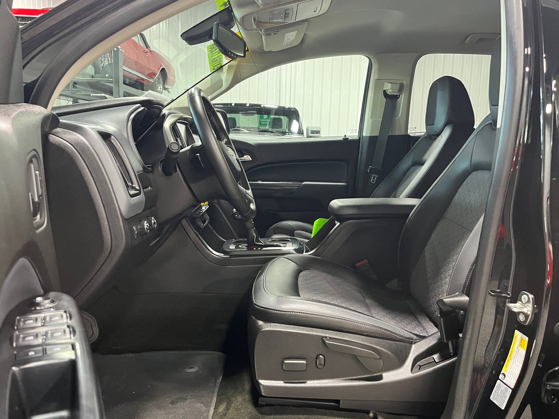 Used 2016 Chevrolet Colorado Z71 image 13