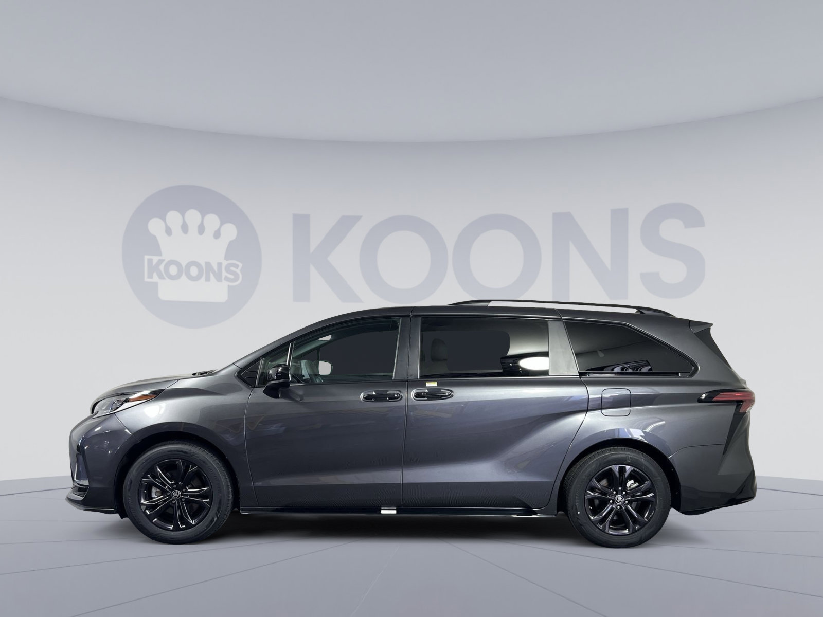 Used 2025 Toyota Sienna XSE w/ XSE Plus Package AWD/4WD image 7