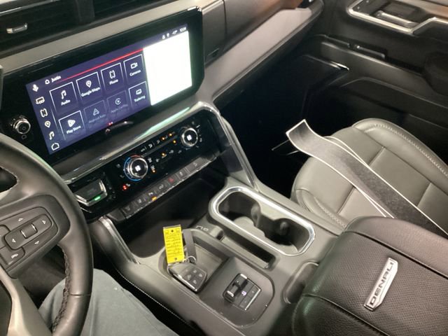 Used 2024 GMC Sierra 2500 Denali w/ Denali Reserve Package image 5
