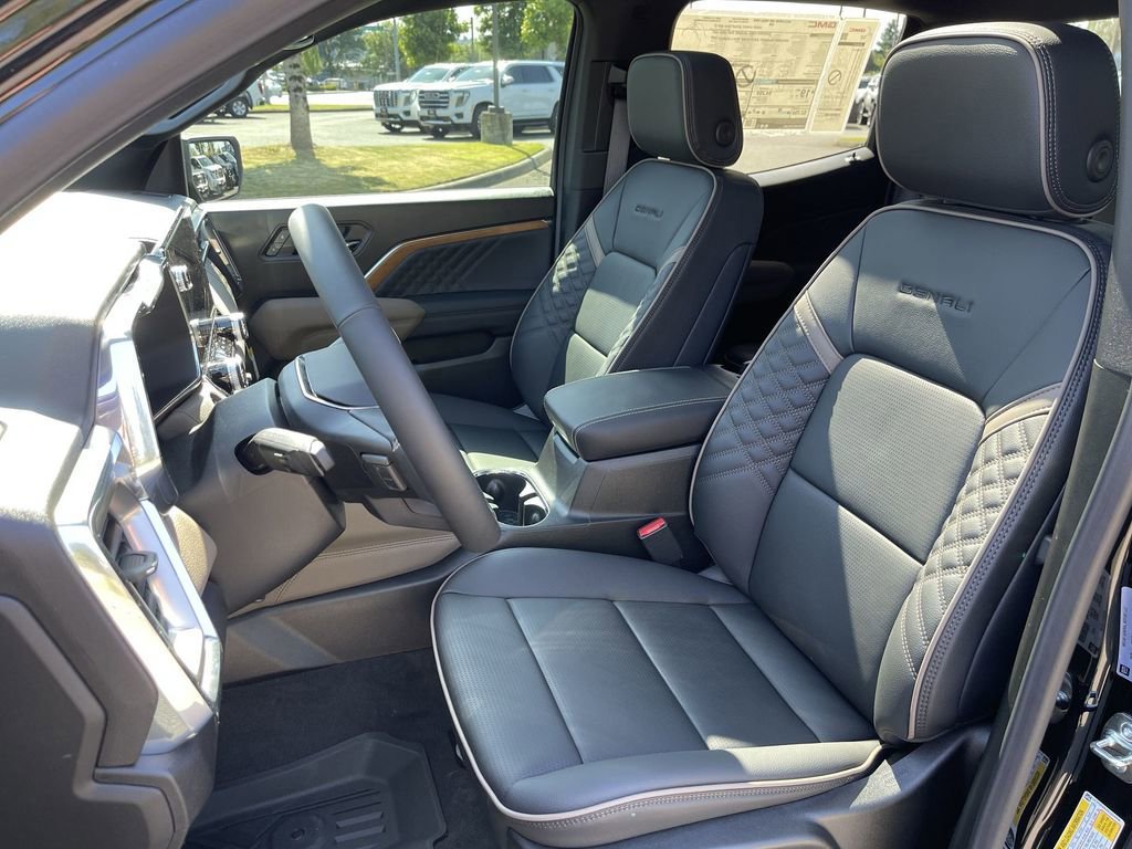 New 2025 GMC Canyon Denali w/ LPO, Denali Black Edition image 20