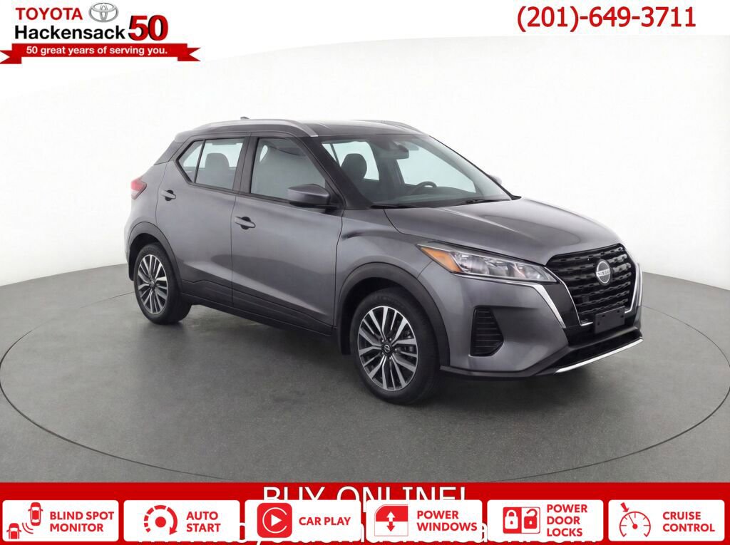 Used 2022 Nissan Kicks SV image 1