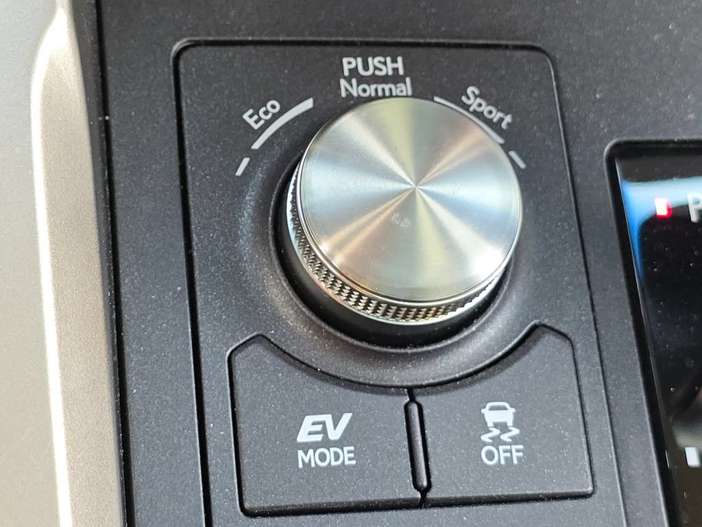 Used 2018 Lexus NX 300h AWD w/ Premium Package image 11
