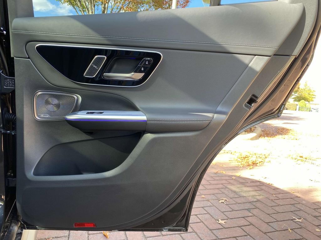 Certified 2025 Mercedes-Benz GLC 300 image 11