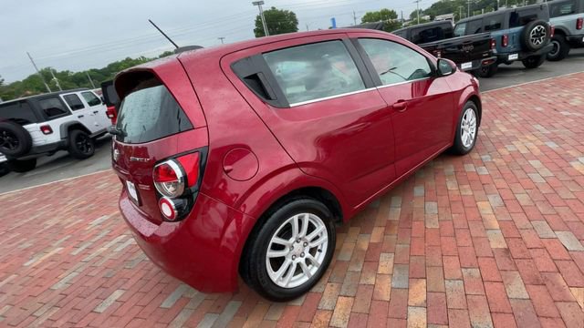 Used 2016 Chevrolet Sonic LT w/ Fun and Sun Package FWD image 9