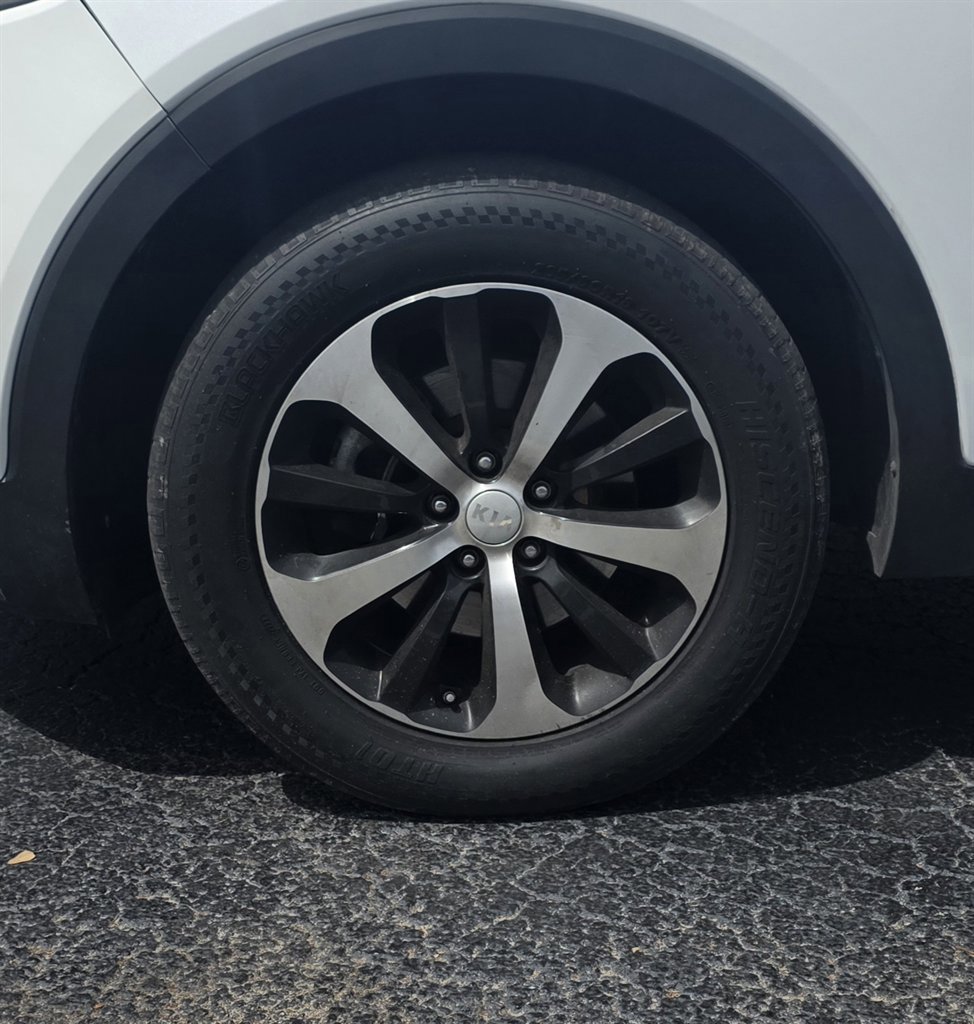 Used 2018 Kia Sorento EX FWD image 41