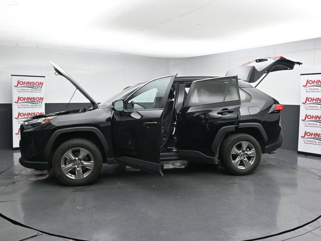 Used 2024 Toyota RAV4 XLE image 28
