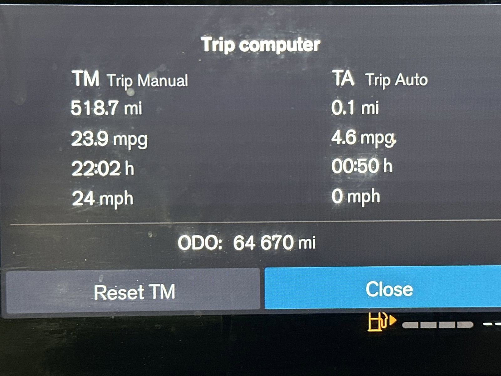 Used 2024 Volvo XC40 B5 Plus image 15