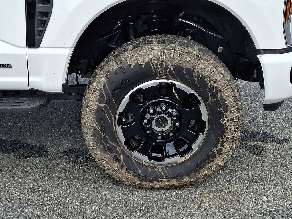 Used 2026 Ford F350 Platinum w/ Tremor Off-Road Package AWD/4WD image 8