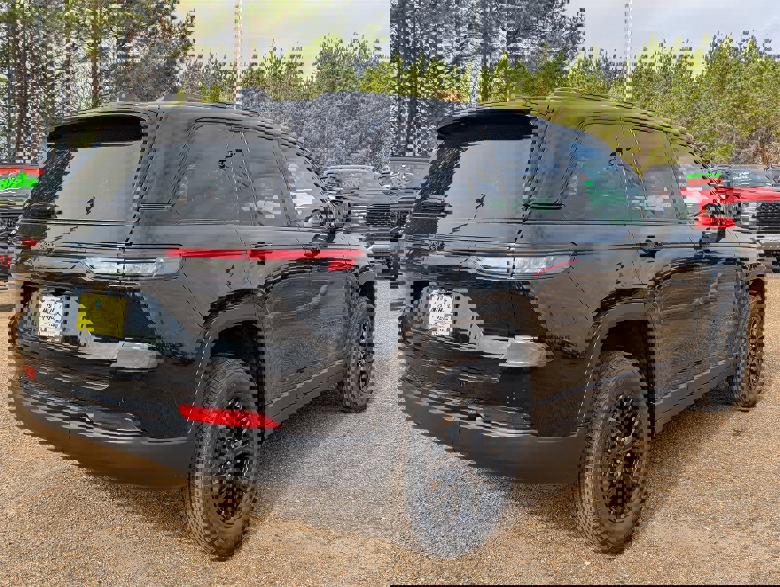 New 2025 Jeep Grand Cherokee Altitude image 3