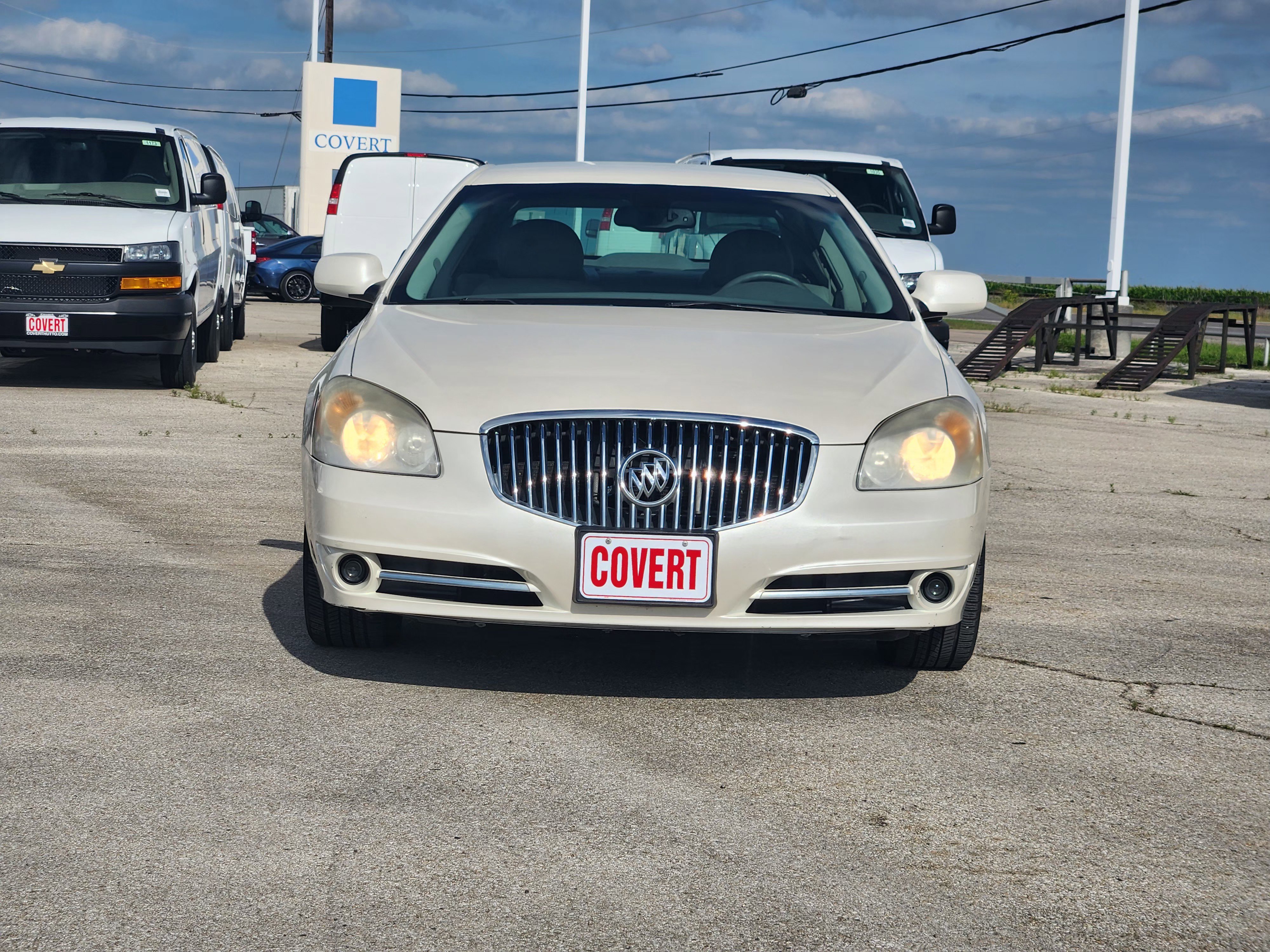 Used 2011 Buick Lucerne CXL w/ Driver Confidence Package FWD image 2