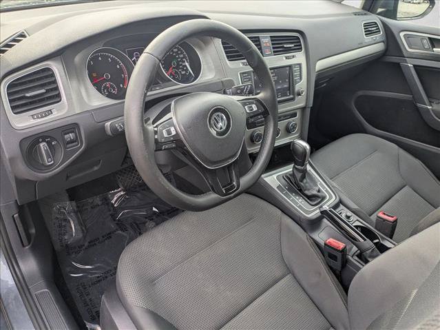Used 2017 Volkswagen Golf S FWD image 10