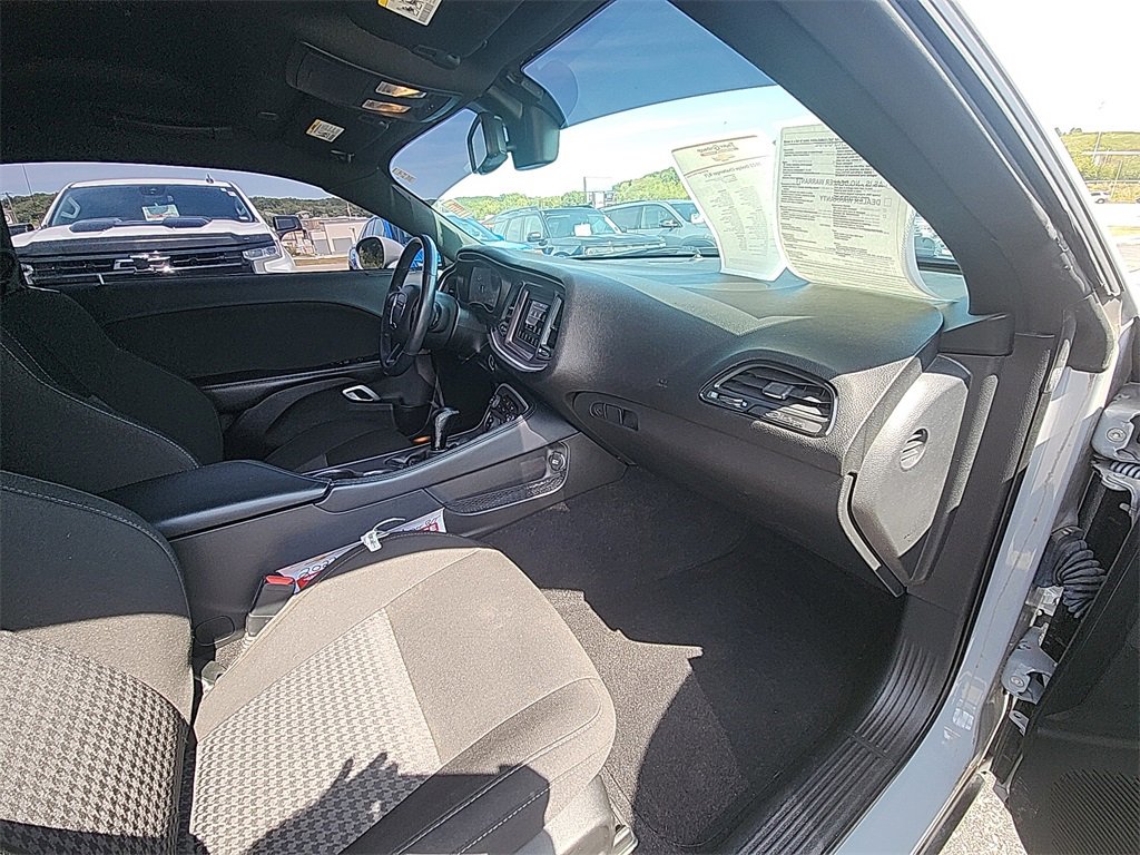 Used 2022 Dodge Challenger R/T w/ Blacktop Package image 27