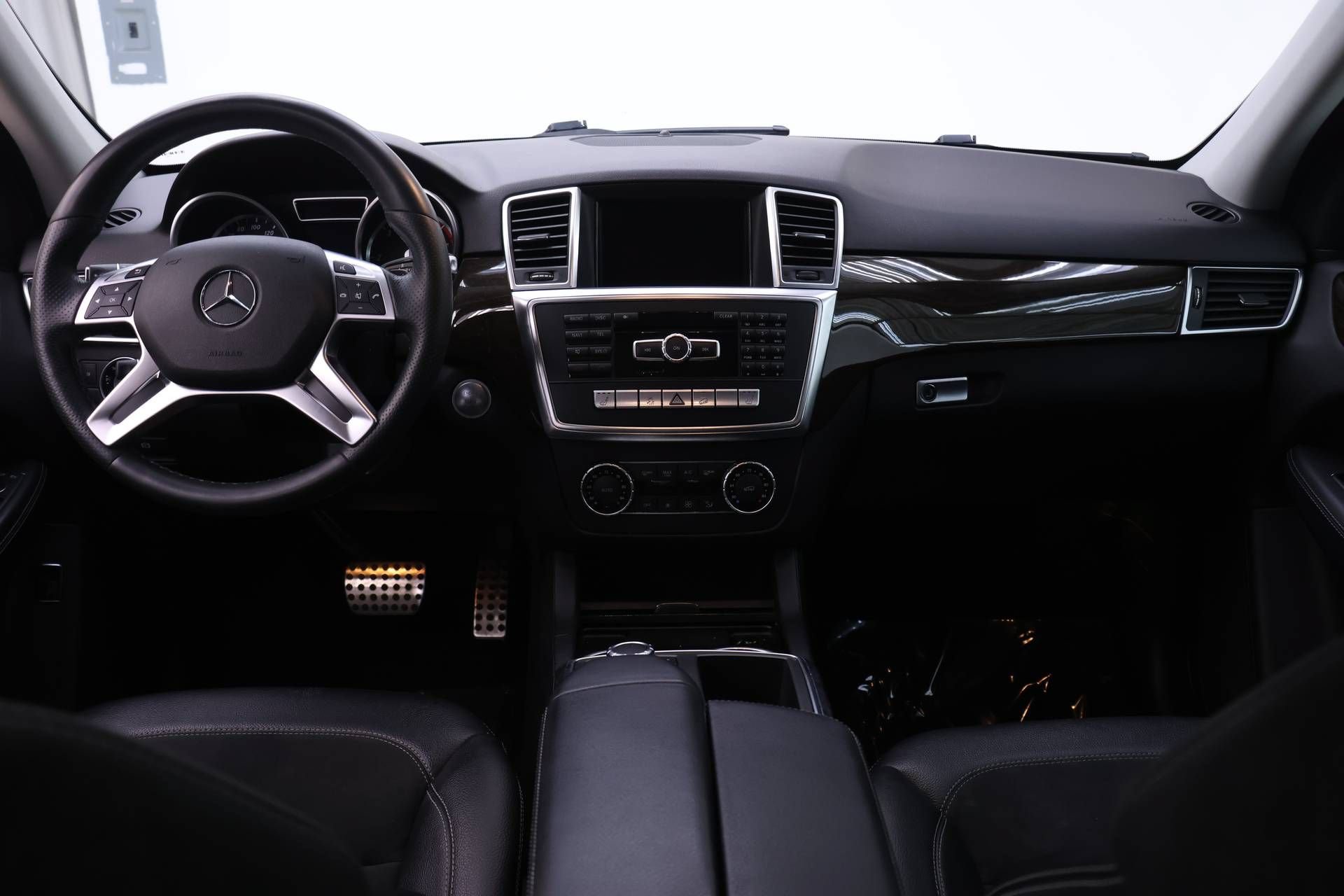 Used 2014 Mercedes-Benz ML 350 BlueTEC 4MATIC image 5