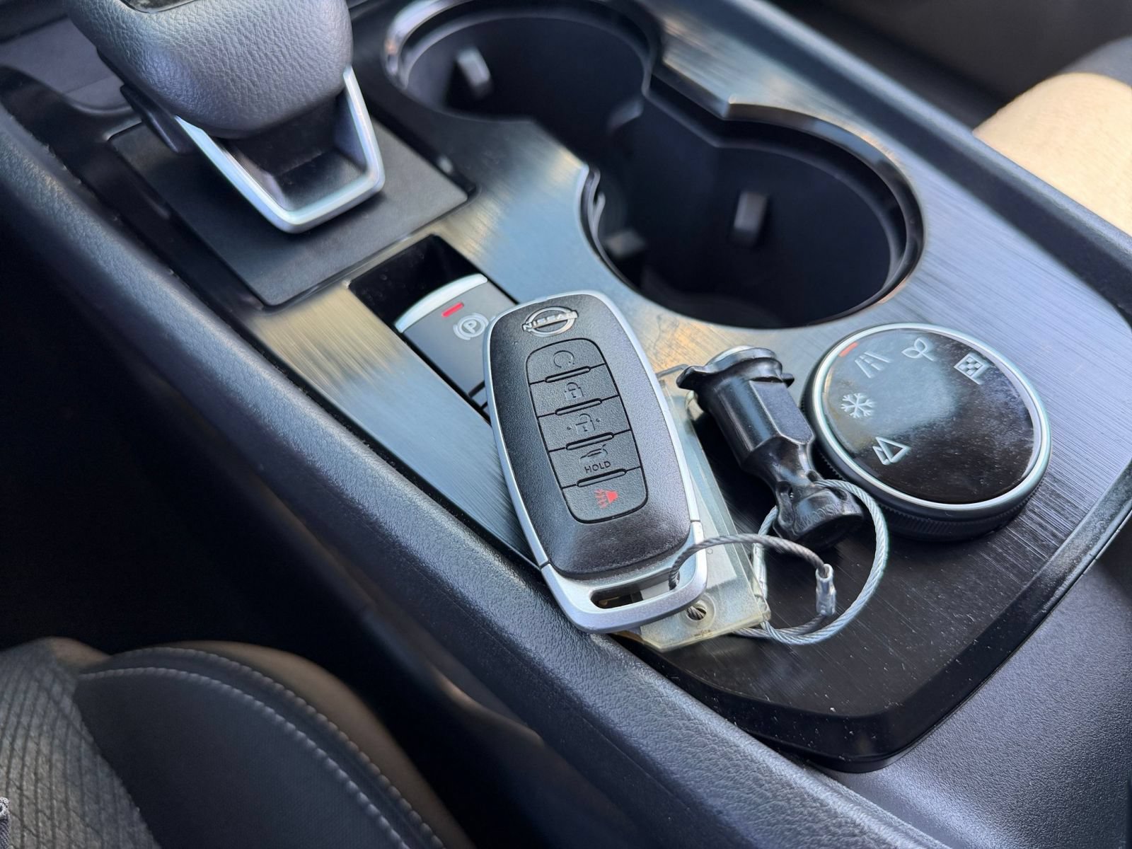 Used 2025 Nissan Rogue SV AWD/4WD image 21