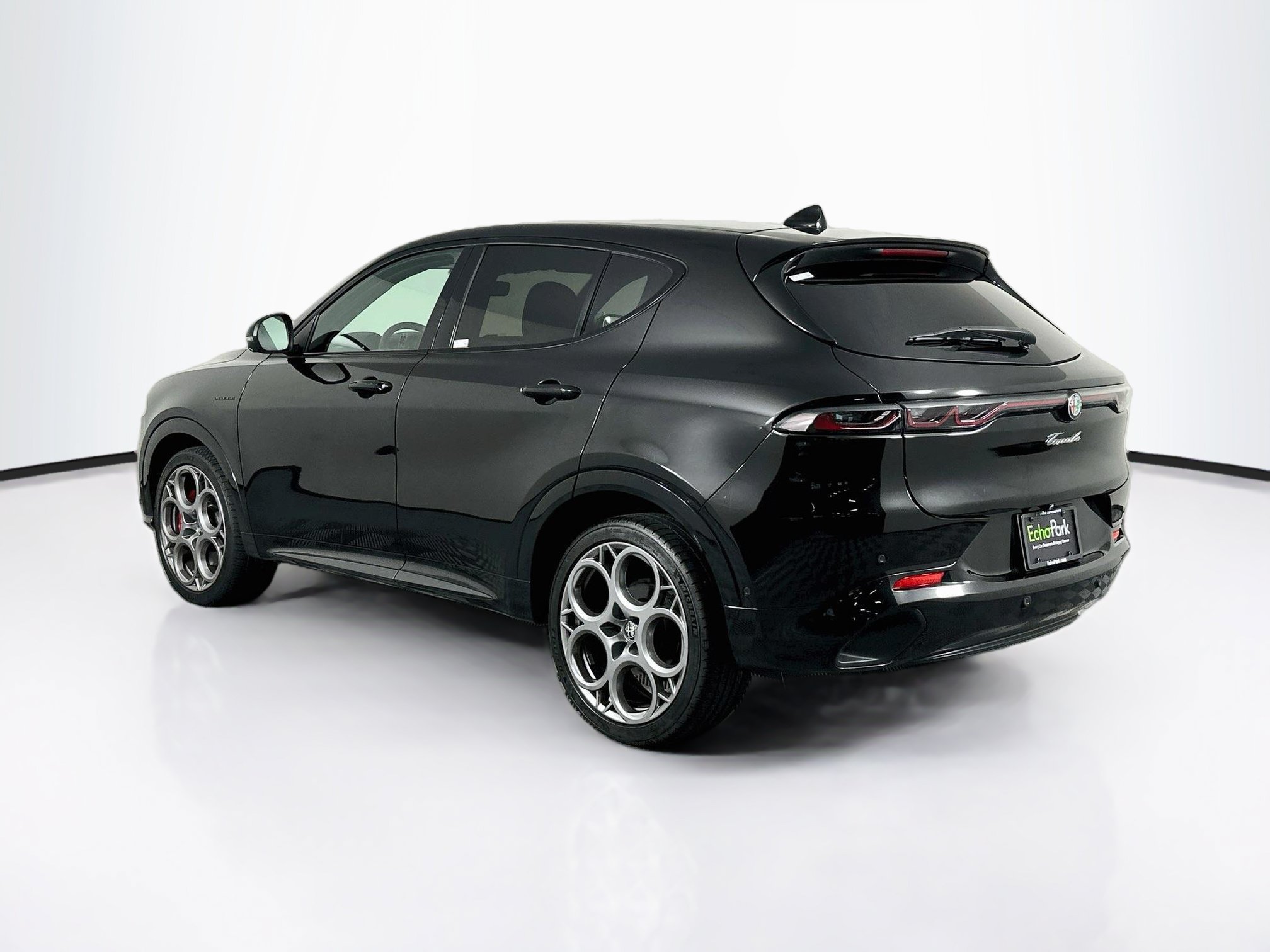 Used 2025 Alfa Romeo Tonale w/ Premium Package AWD/4WD image 5
