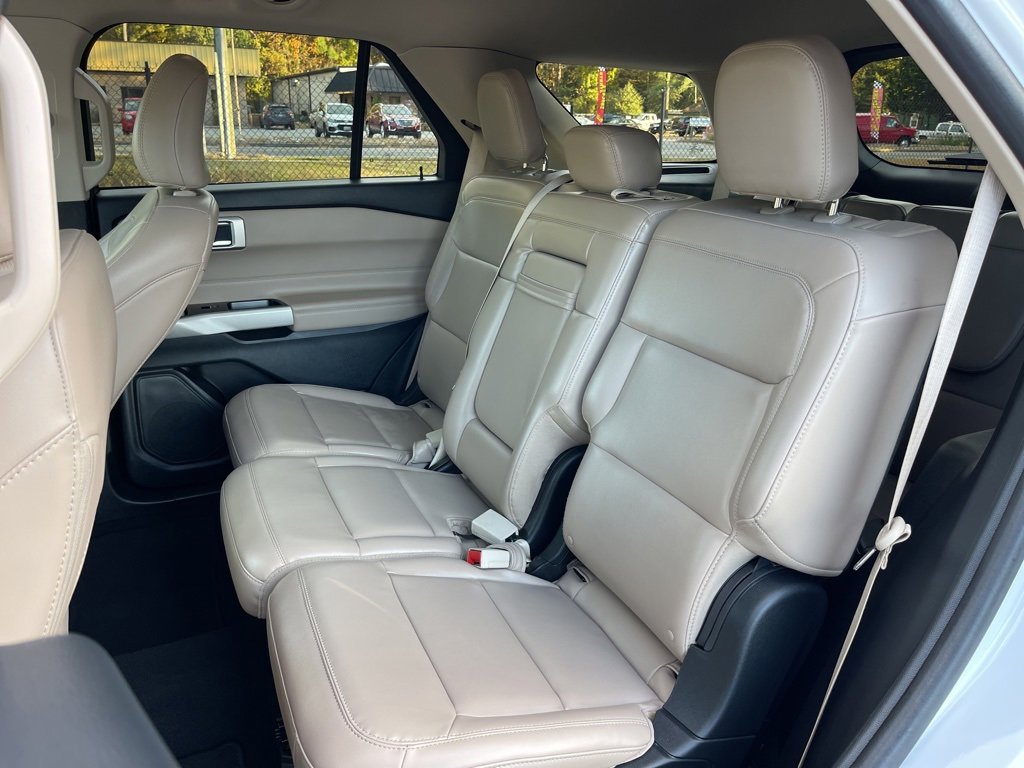 Used 2024 Ford Explorer XLT w/ Equipment Group 202A image 24