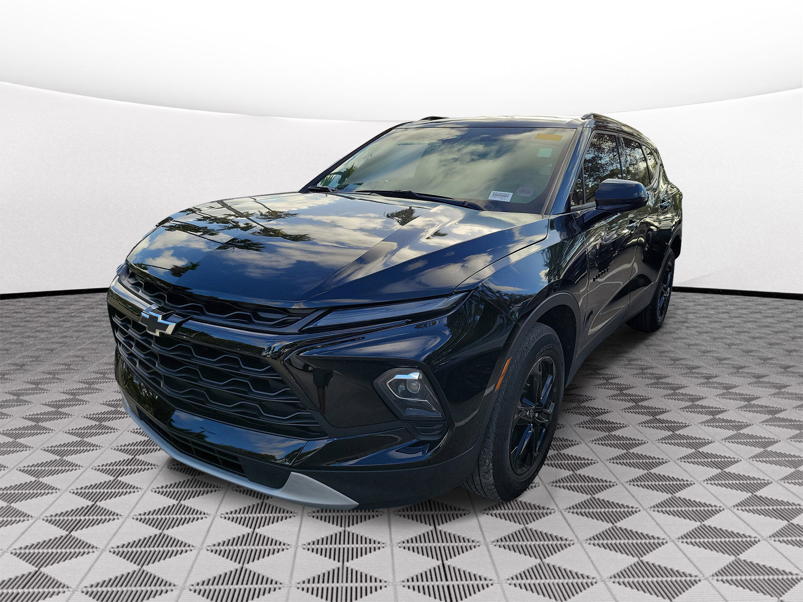 Used 2024 Chevrolet Blazer LT w/ Convenience Package image 3