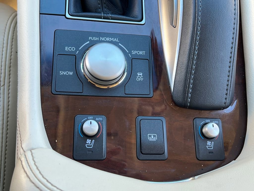 Used 2016 Lexus LS 460 AWD image 28