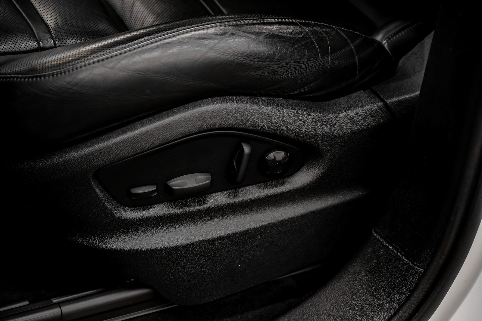 Used 2023 Porsche Cayenne Coupe image 43