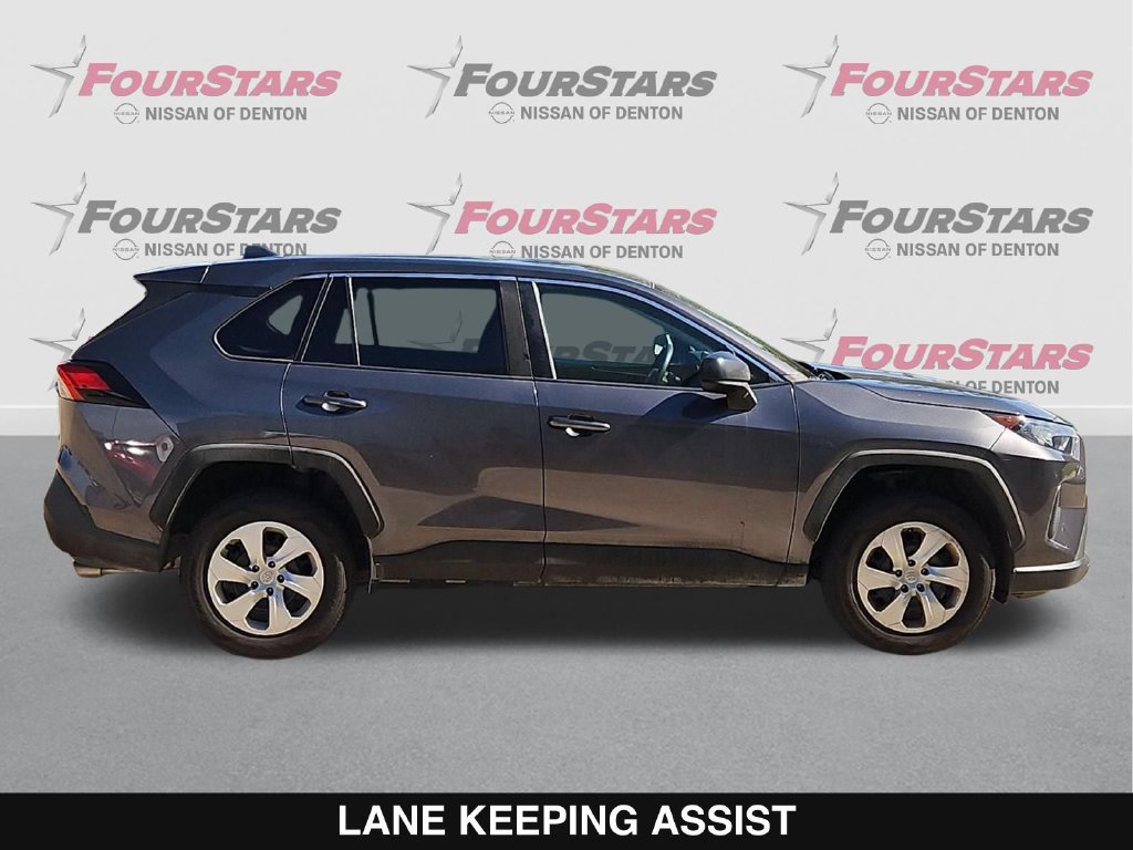 Used 2022 Toyota RAV4 LE FWD image 3