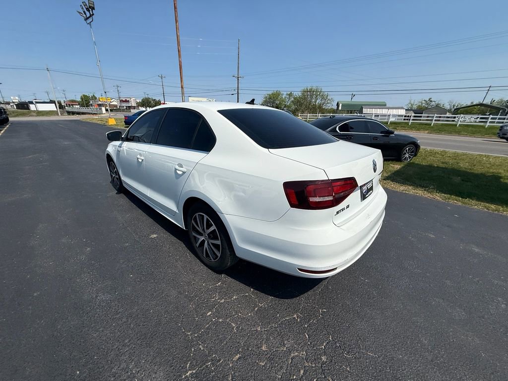 Used 2017 Volkswagen Jetta SE image 6